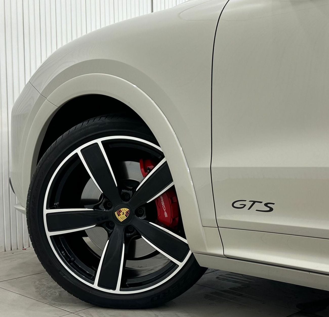 بورش كايان 2022 Porsche Cayenne GTS Coupe, Aug 2025 Porsche Warranty, Recent Service, Low Kms, GCC