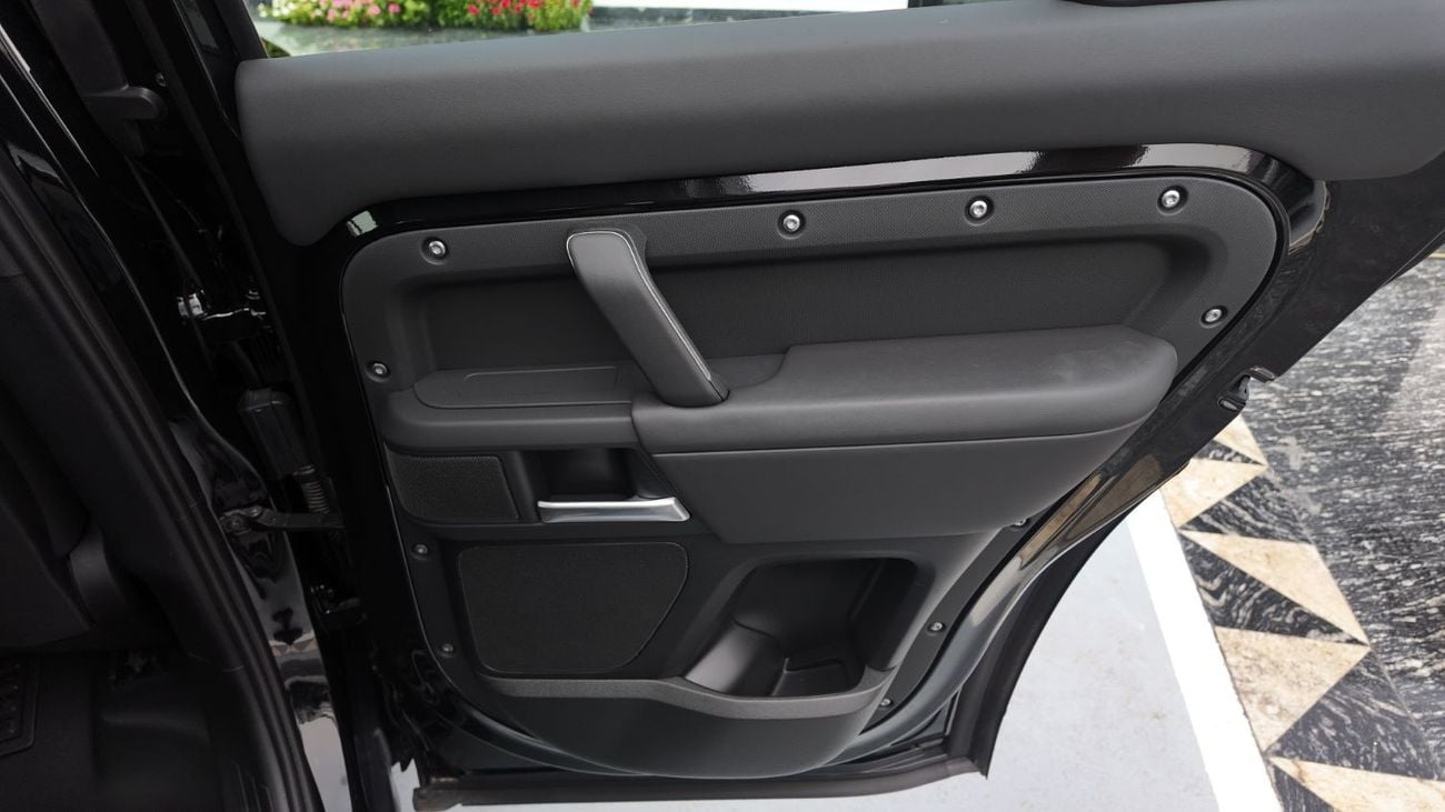 Land Rover Defender LAND ROVER DEFENDER 110 P400 X-DYNAMIC 2026