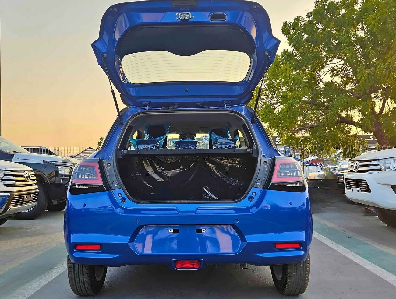 Suzuki Swift GLX, 1.2L / RADAR / GCC SPECS / HIGH OPTION (CODE # GLX)