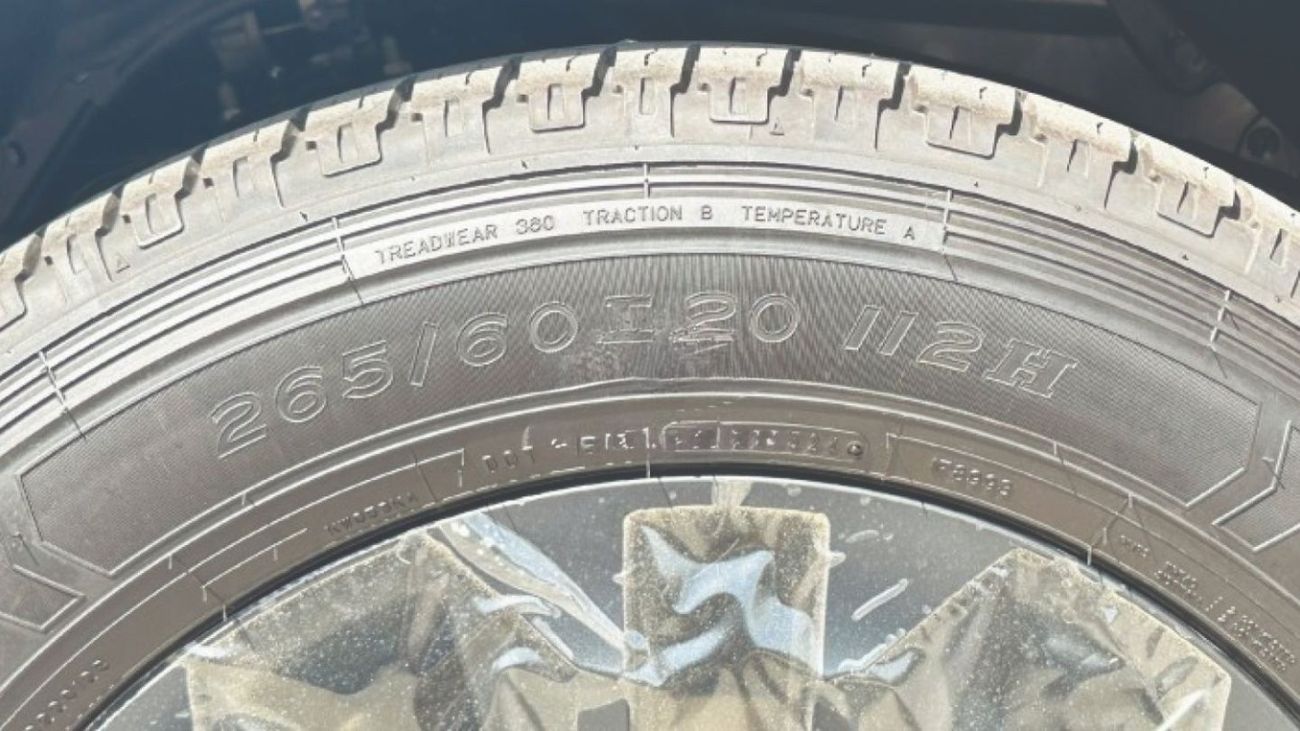 تويوتا برادو 250 WX+ LUXURY 2.4P AT MY2025 - BLACK