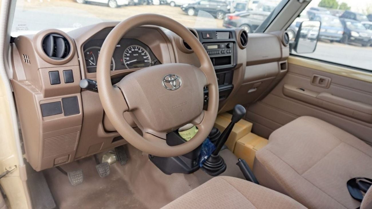 Toyota Land Cruiser Pick Up 2022 Toyota Land Cruiser Pick Up 79 Double cabin, 4.2L diesel, Manual, Four Wheel Drive