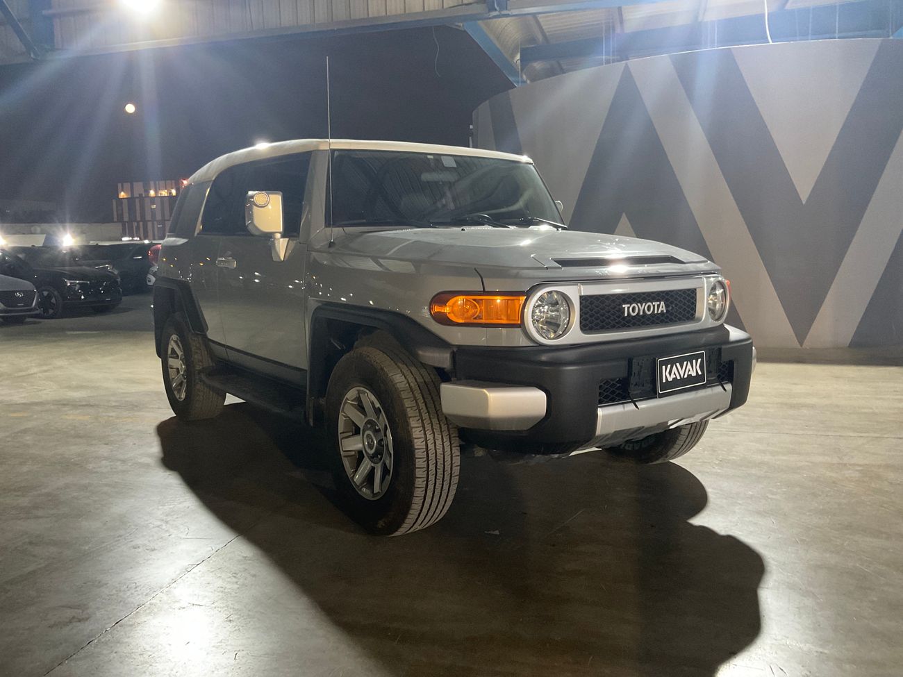 Toyota FJ Cruiser GXR 4.0L A/T GXR | Guaranteed Warranty | 0 Down Payment
