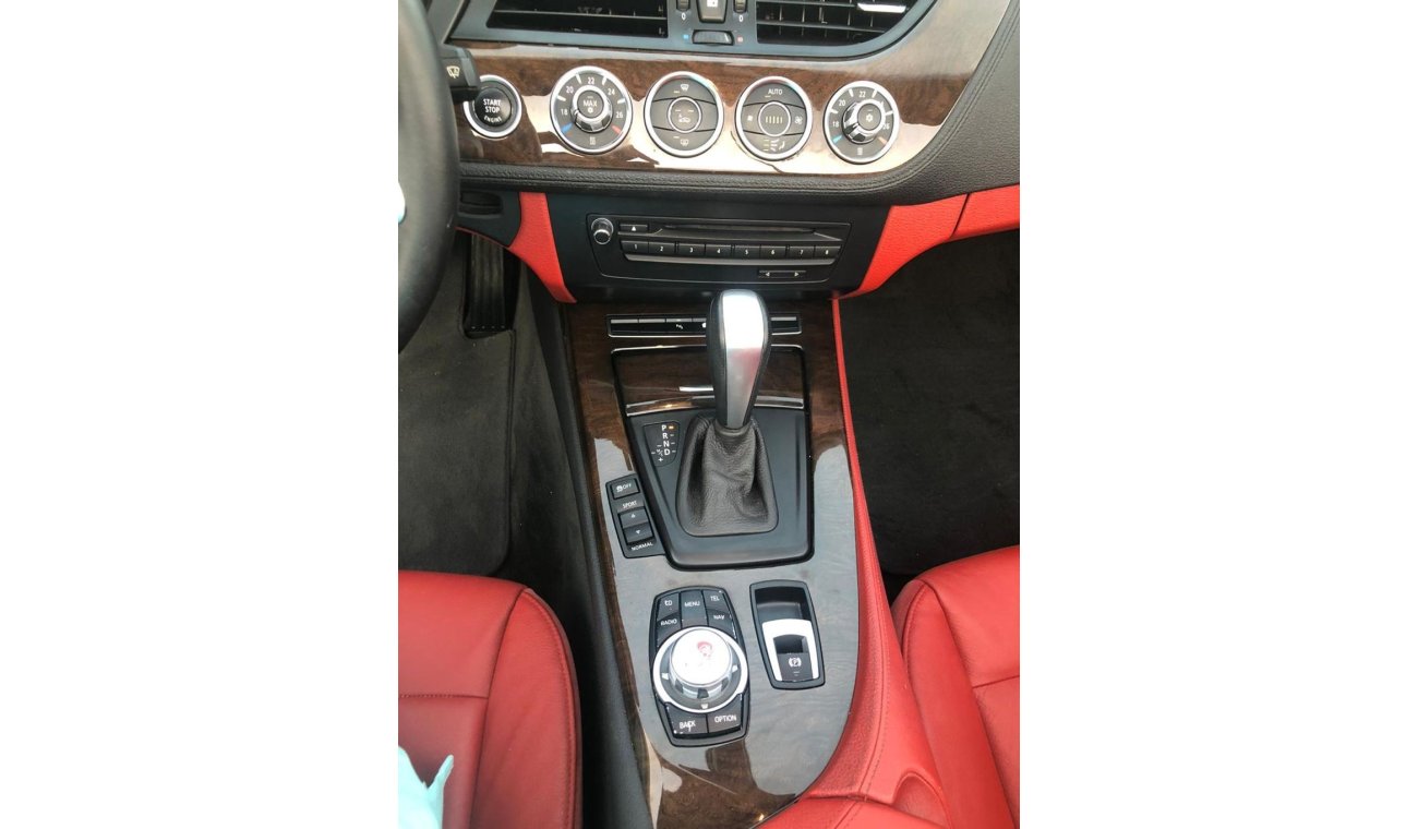 BMW Z4 Bmw Z4 model 2010 GCC car prefect condition full option low mileage excellent sound system low milea