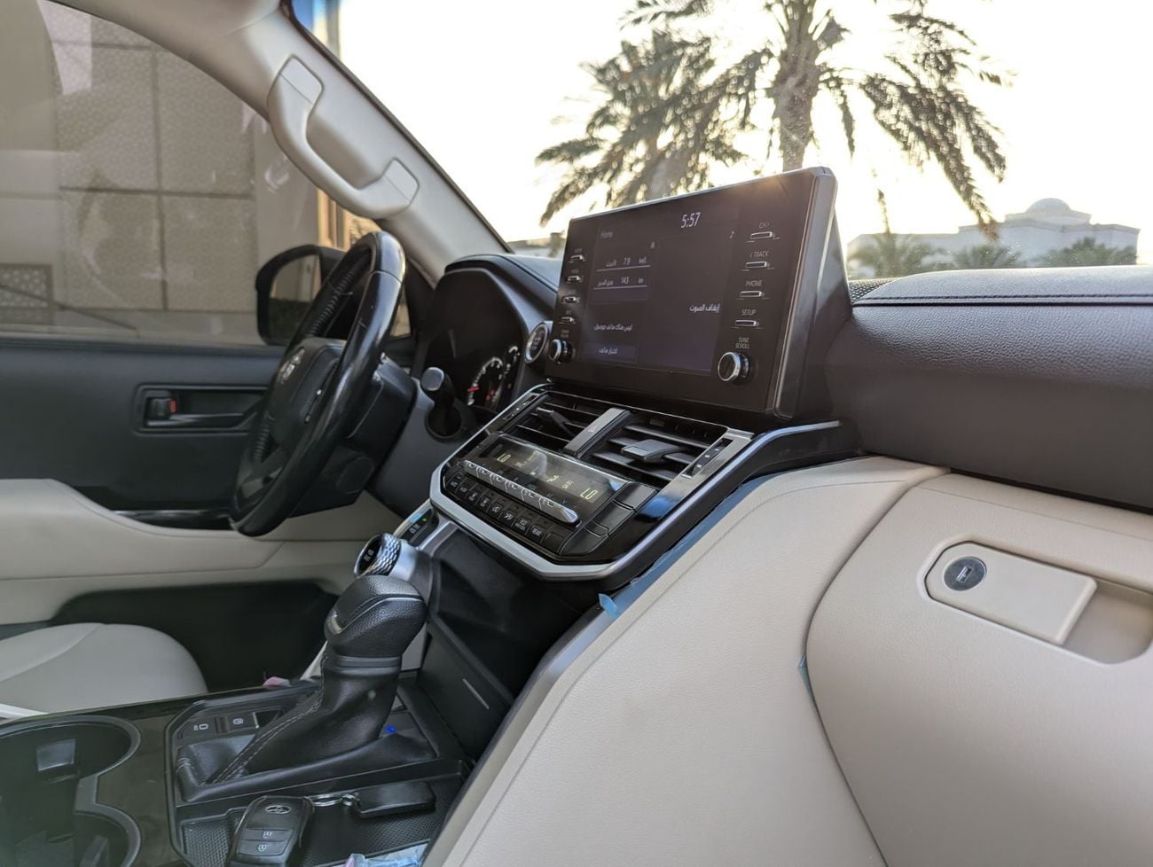 Toyota Land Cruiser GXR Top LHD 2022 MODEL Year 3.3L V6 Diesel Engine Twin turbo colour Brown interior Beige push start