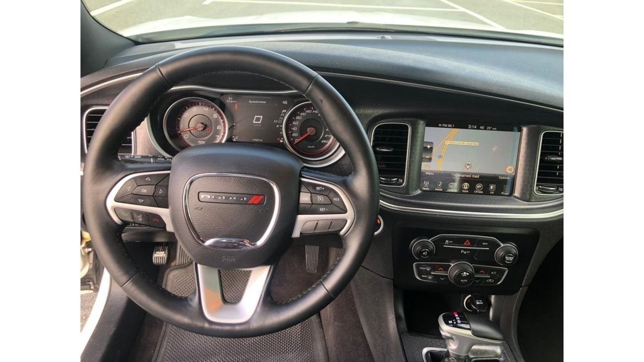 Dodge Charger SE Top charger ،2016 GCC V6 ،Full Options, sunroof, Low mileage