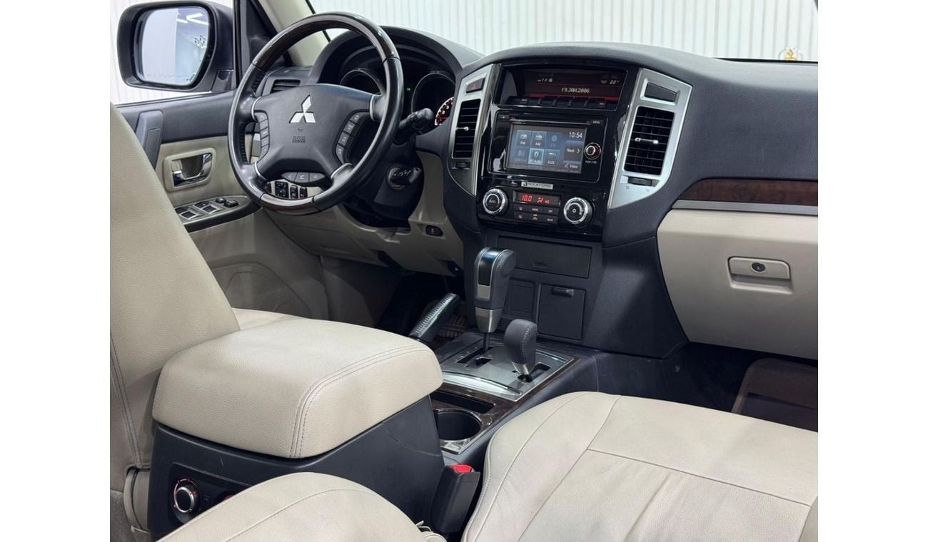 Mitsubishi Pajero GLS Mid 3.8L (243 HP) 2020 Mitsubishi Pajero GLS V6, Warranty, Full Mitsubishi Service History, Low