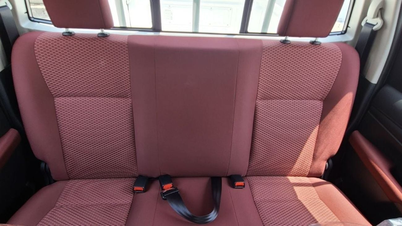 Toyota Hilux TOYOTA HILUX DC DSL 2.4L  AUTOMATIC 2025 MODEL YEAR