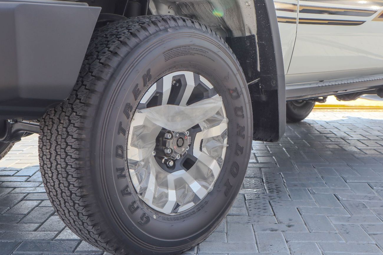 Toyota Land Cruiser Pick Up Std 4.0L Double Cab Utility 4WD Toyota Land Cruiser 70 Series (GRJ79, 4.0L, Double Cab, 4WD)