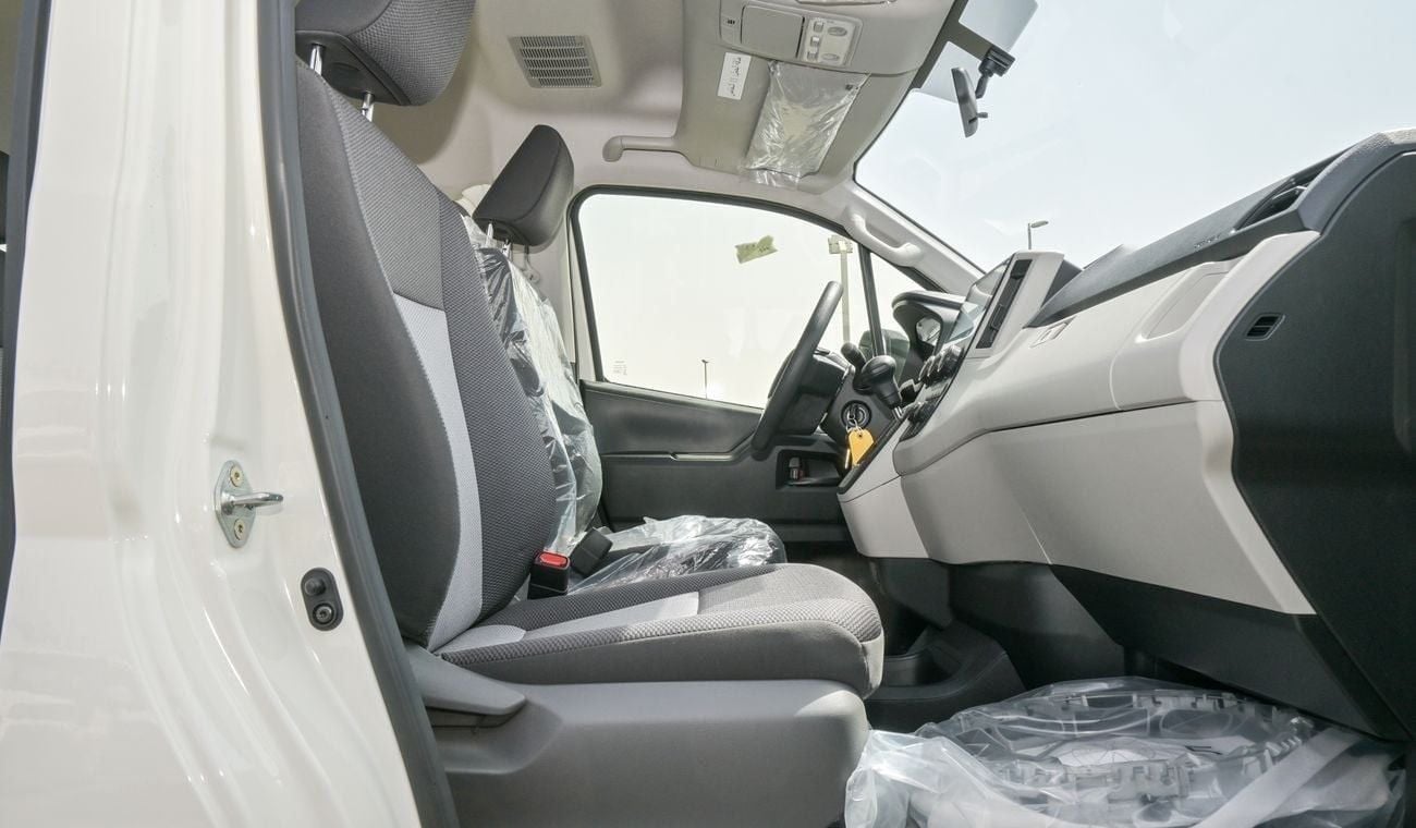 Toyota Hiace TOYOTA HIACE HIGHROOF 3.5L PETROL A/T - DX - (BACK HEATER)