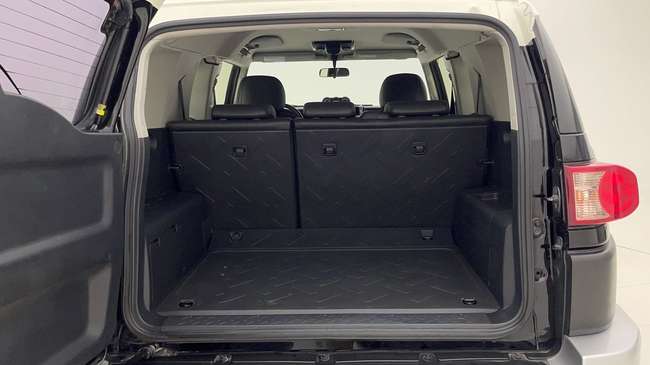 Toyota FJ Cruiser GXR 4 | Zero Down Payment | Home Test Drive