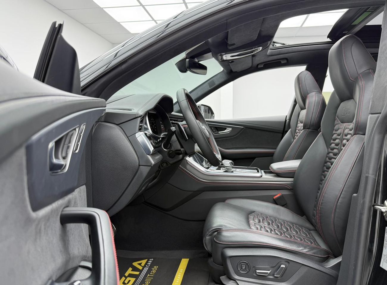 Audi RSQ8 TFSI quattro 4.0L 2023 Audi RSQ8 Quattro, 07/2026 Audi Warranty, 07/2028 Audi Service Pack, Audi Ful