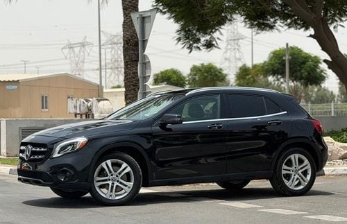 Mercedes Benz GLA250 STANDARD 2020 Mercedes-Benz GLA 250 4MATIC | TOP OPTIONS LIKE NEW WITH ONE YEAR WARRANTY