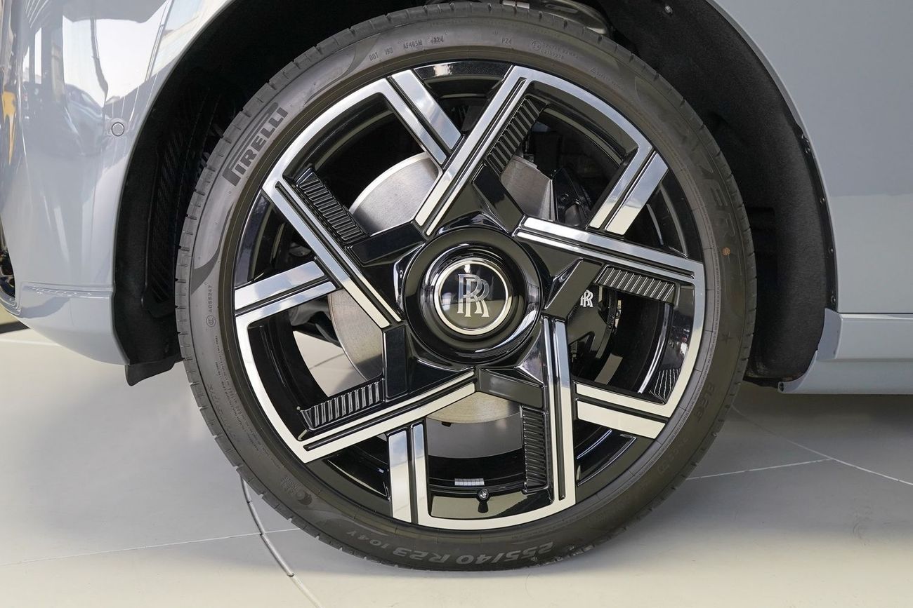 رولز رويس كولينان BLACK BADGE