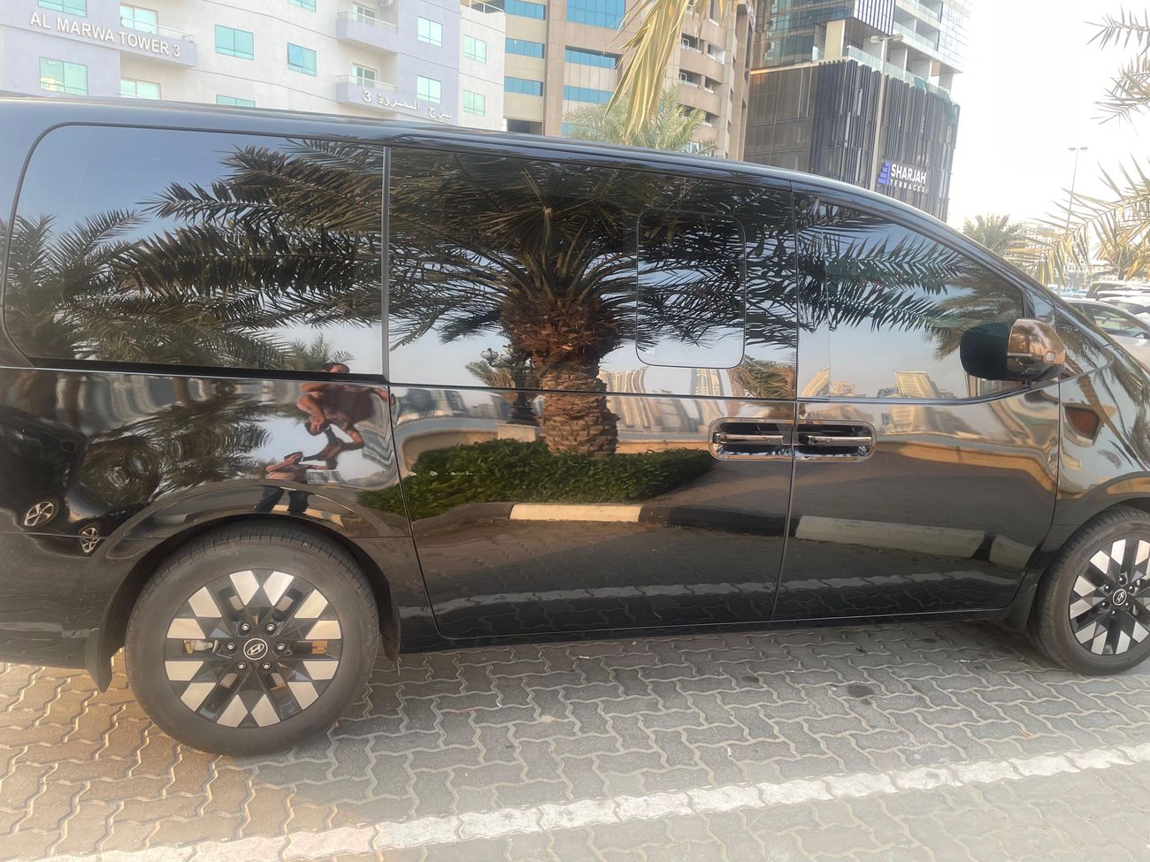 Hyundai Staria 3.5L Luxury (7 Seater)