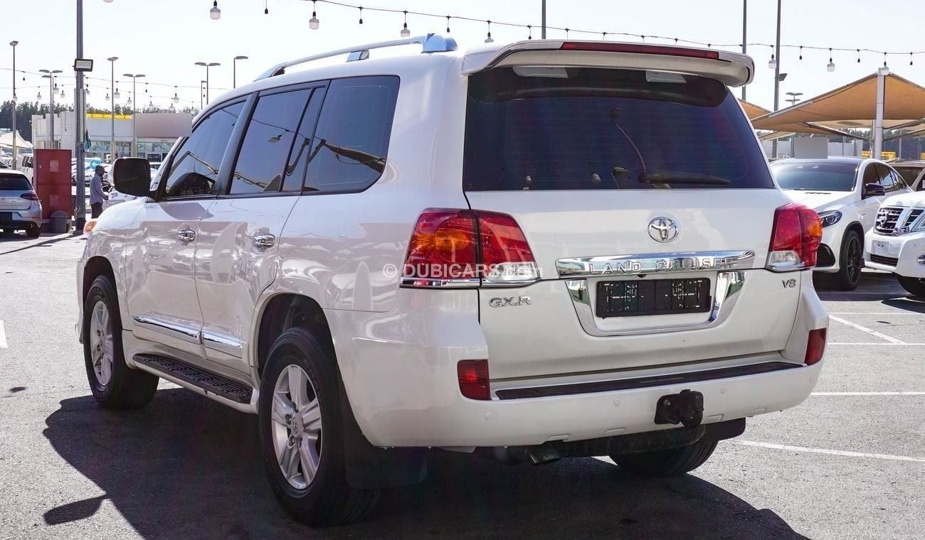 Toyota Land Cruiser GXR V8