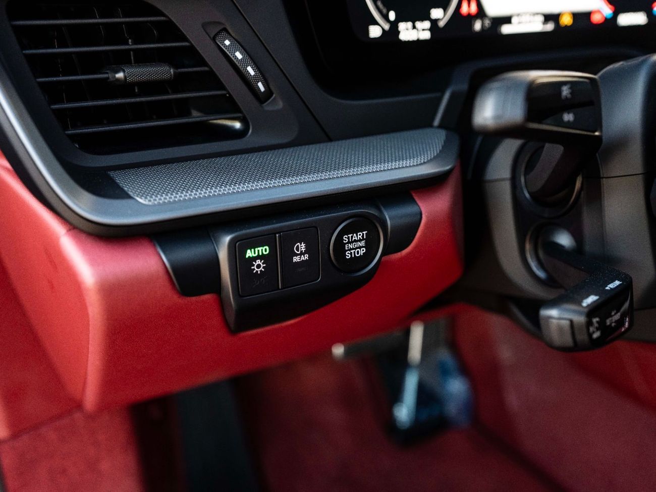 Porsche 911 Carrera 3.0L (444 HP) Coupe