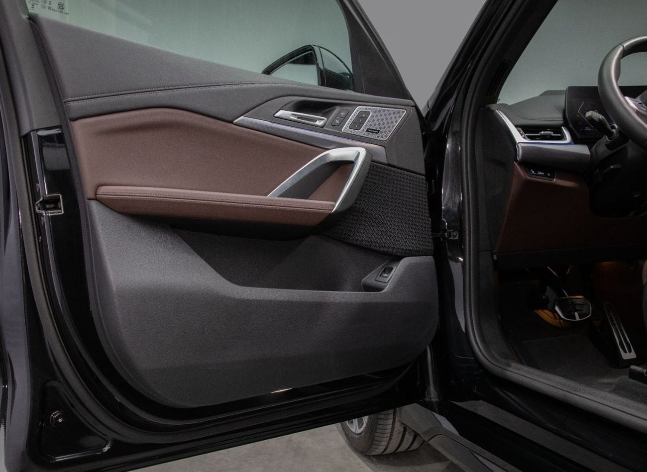 بي أم دبليو X1 xDrive 20i M Sport