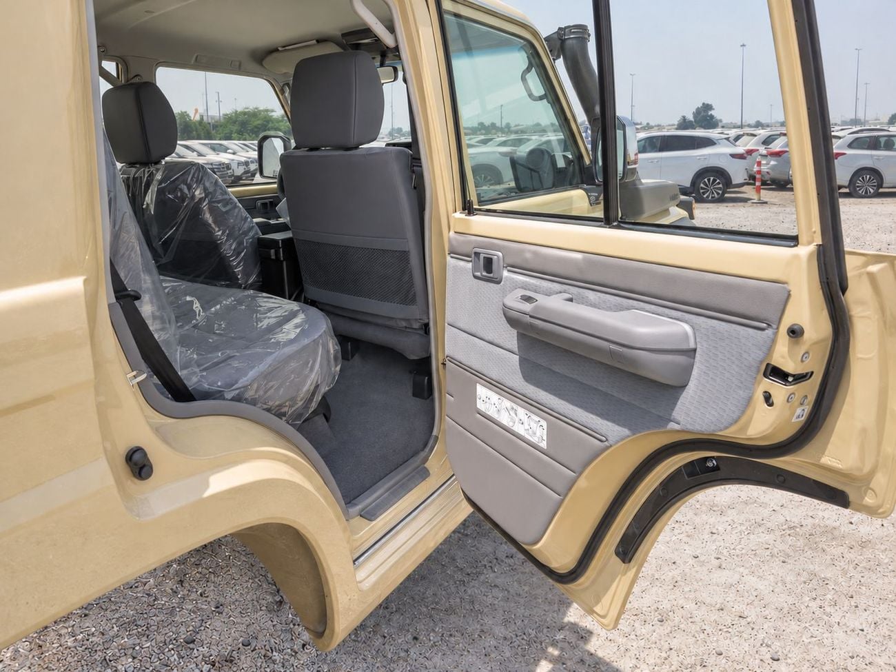 Toyota Land Cruiser 70 LC76 LX ECTAV0088 - 2026 Toyota LC76 - 5 Doors Hardtop - High Option - 4.0L Petrol Manual