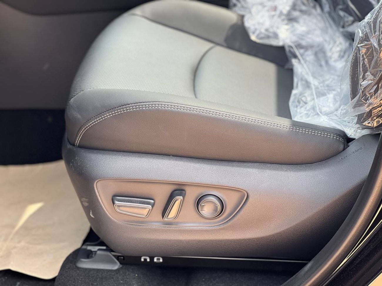 تويوتا راف ٤ 2.5L HEV A/T // 2025 // FULL OPTION WITH PANORAMIC , DVD&BACK CAMERA , COOLING SEATS //SPECIAL OFFER