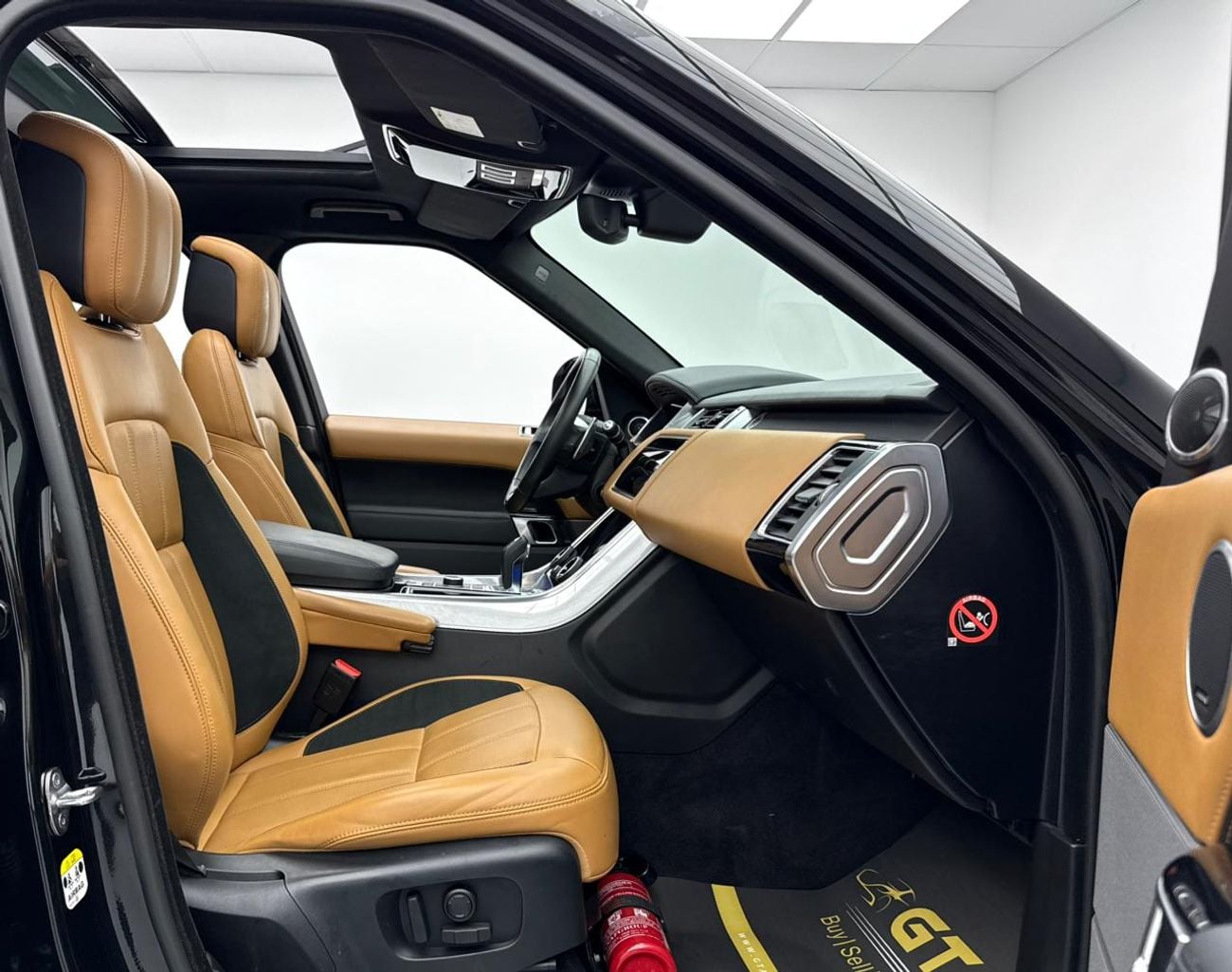 Land Rover Range Rover Sport 2019 Range Rover Sport HSE Dynamic, Warranty, Full RR Service History, Low Km, Fully Loaded, GCC