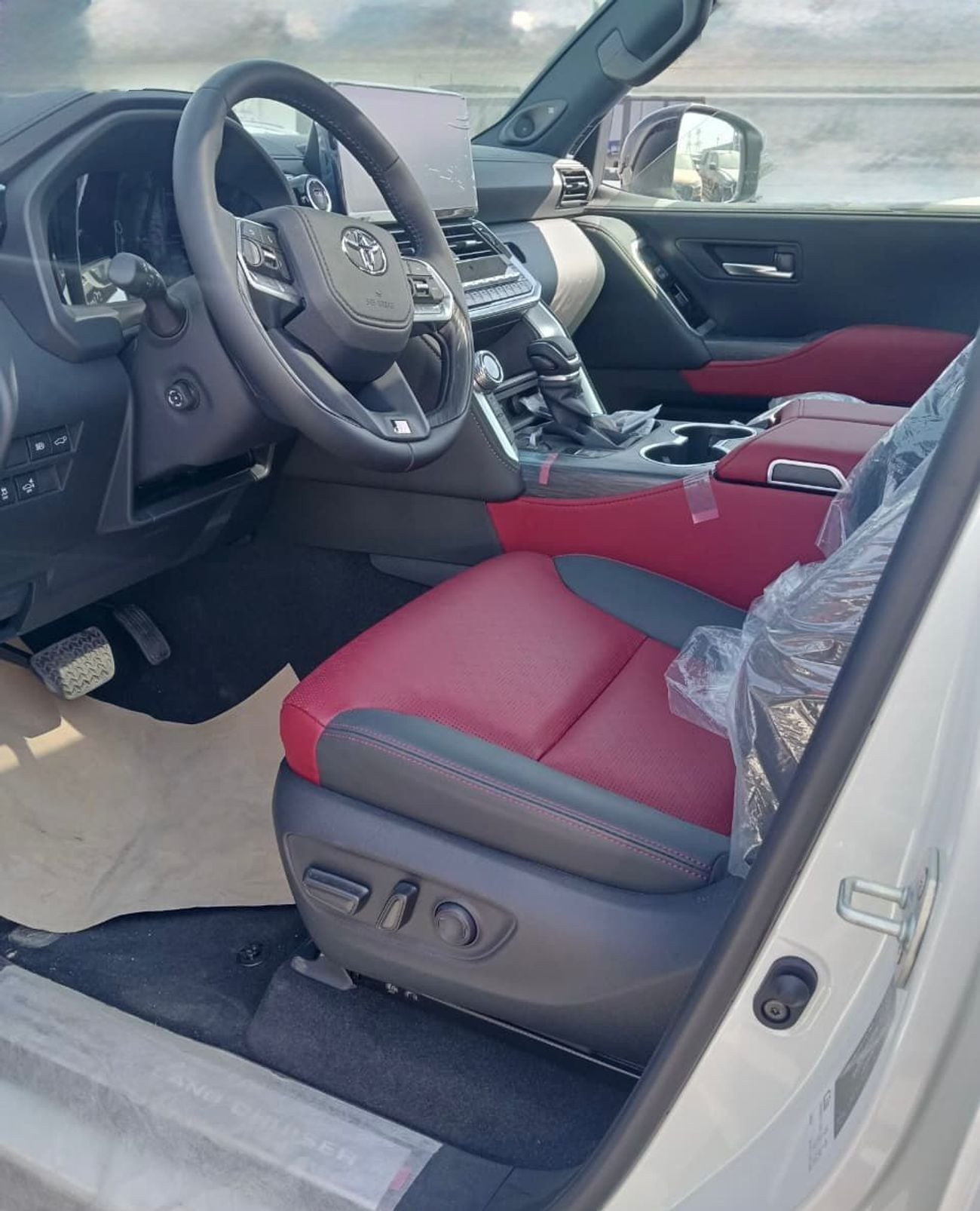 تويوتا لاند كروزر Toyota Land Cruiser GR-Sport 3.5 petrol 2025 Full Option GCC