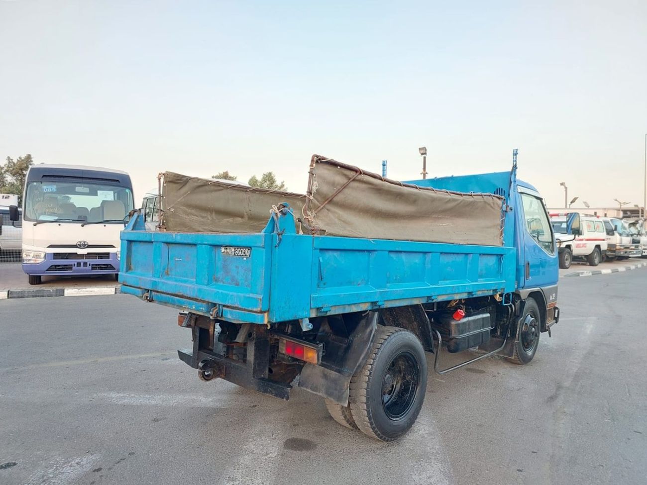 ميتسوبيشي فوسو كانتير MITSUBISHI CANTER TRUCK RHD 1997 MODEL 4.2 L DIESEL MANUAL(PM22312)