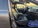 Toyota Highlander 2019 Model Limited Edition Sunroof , AWD, Push button and original leather
