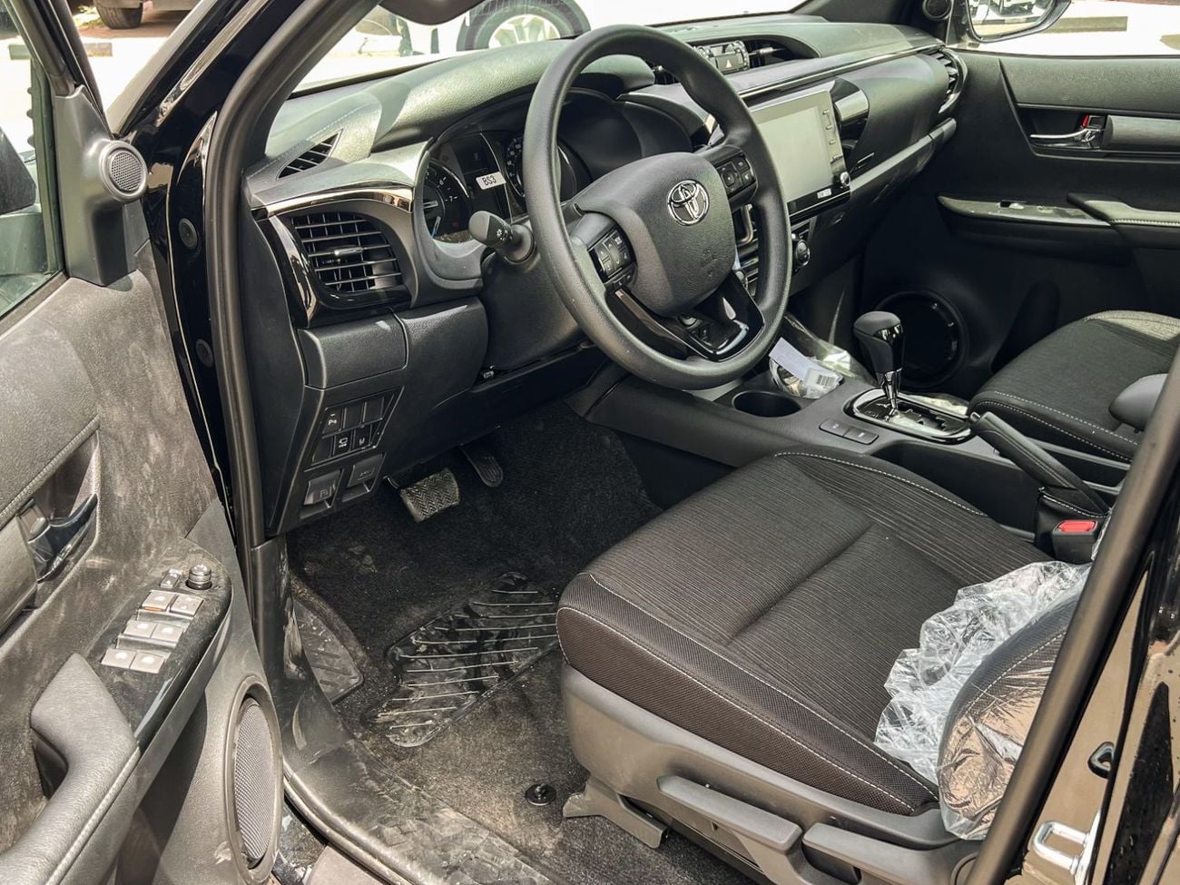 Toyota Hilux EXPORT ONLY - HILUX ADVENTURE 4.0L (WITH AIR COMPRESSOR)