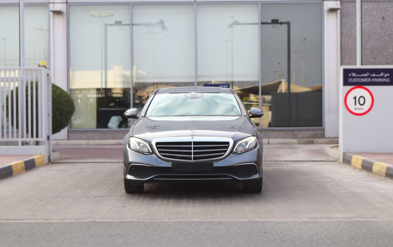 Mercedes-Benz E300 Premium 2.0L