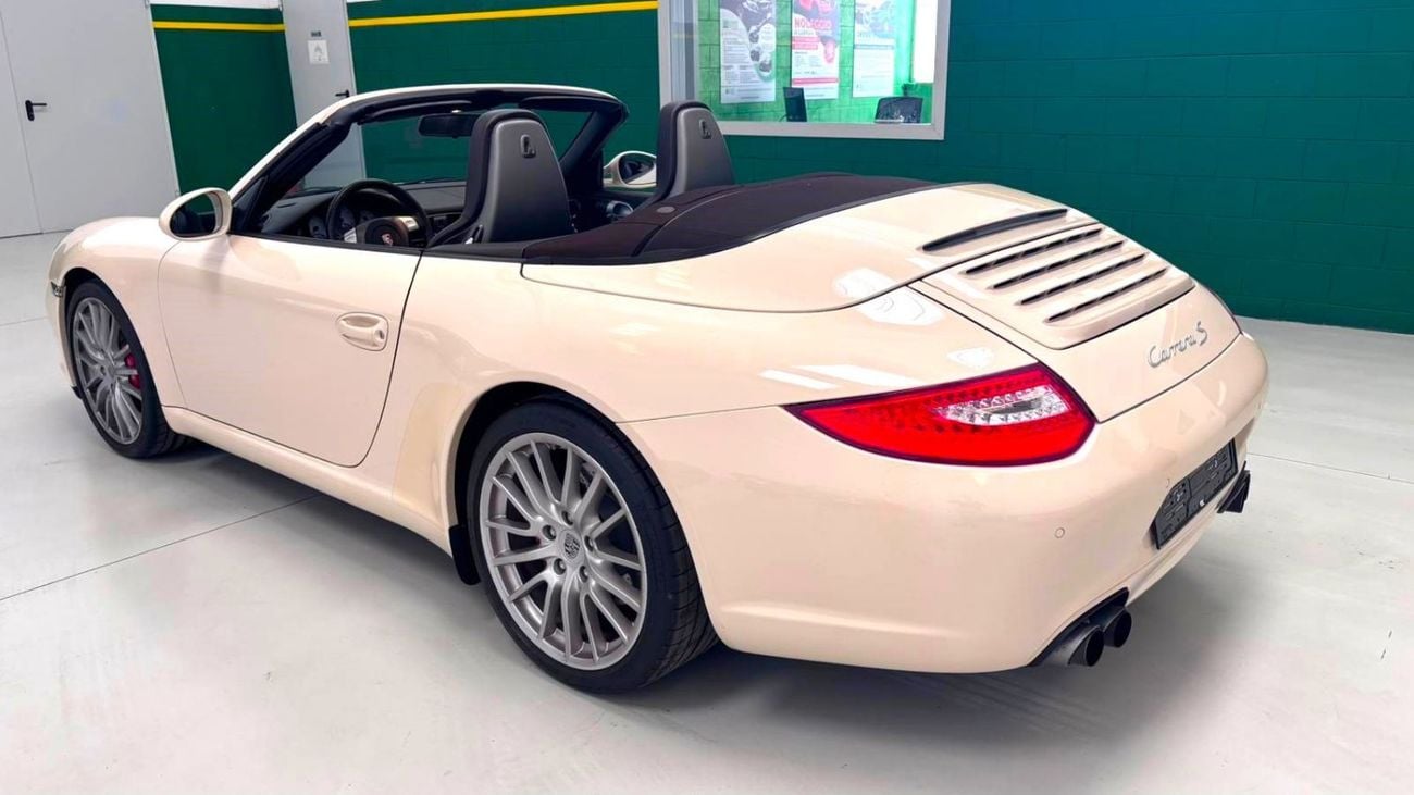 Porsche 911 CARRERA S - Manual - Cream white with Cocoa interiors!
