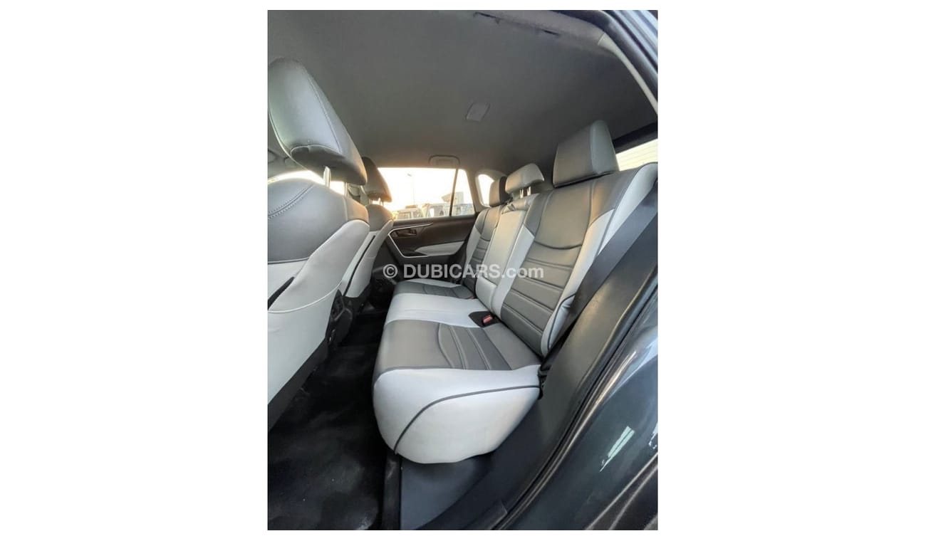 Toyota RAV4 2022 TOYOTA RAV4 LE 4x4 IMPORTED FROM USA VERY CLEAN CAR INSIDE AND OUT SIDE FOR