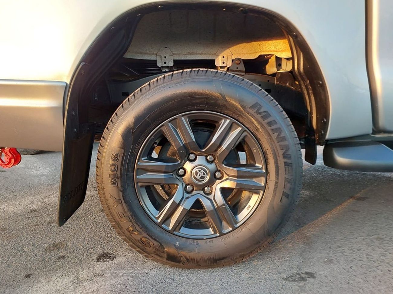 Toyota Hilux TOYOTA HILUX PICKUP RHD 2017 MODEL 2.8 L DIESEL AUTOMATIC(PM94124)