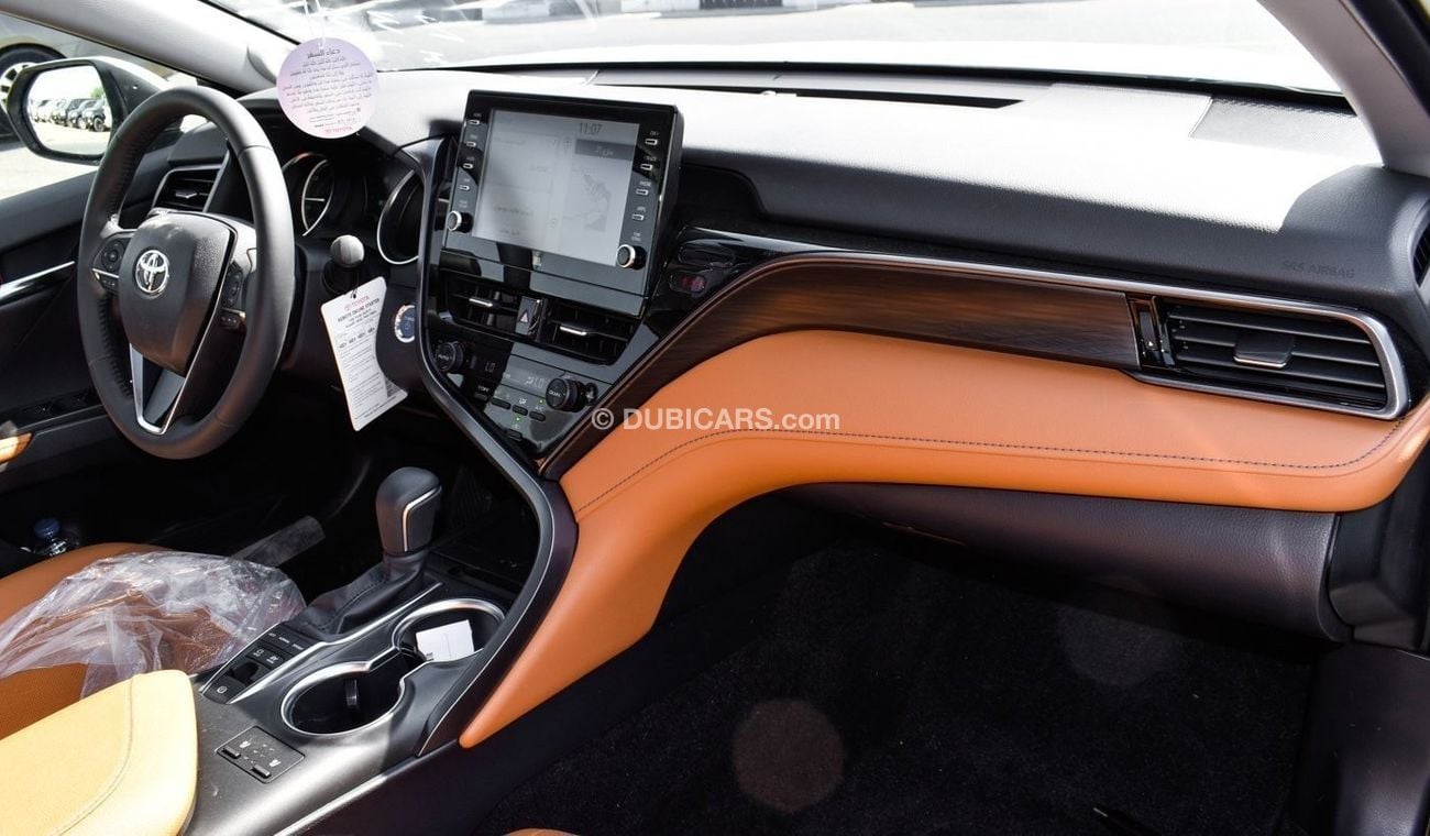 Toyota Camry TOYOTA CAMRY LUMIERE 2.5L HYBRID 2024 WHITE