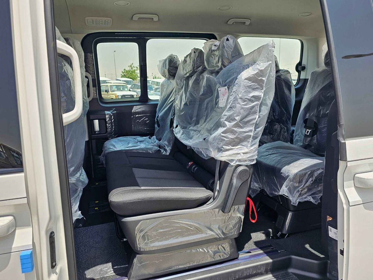 Hyundai Staria 3.5L V6  PETROL A/T / PUSH START / COMFORT 11 SEATER (CODE # 67981)