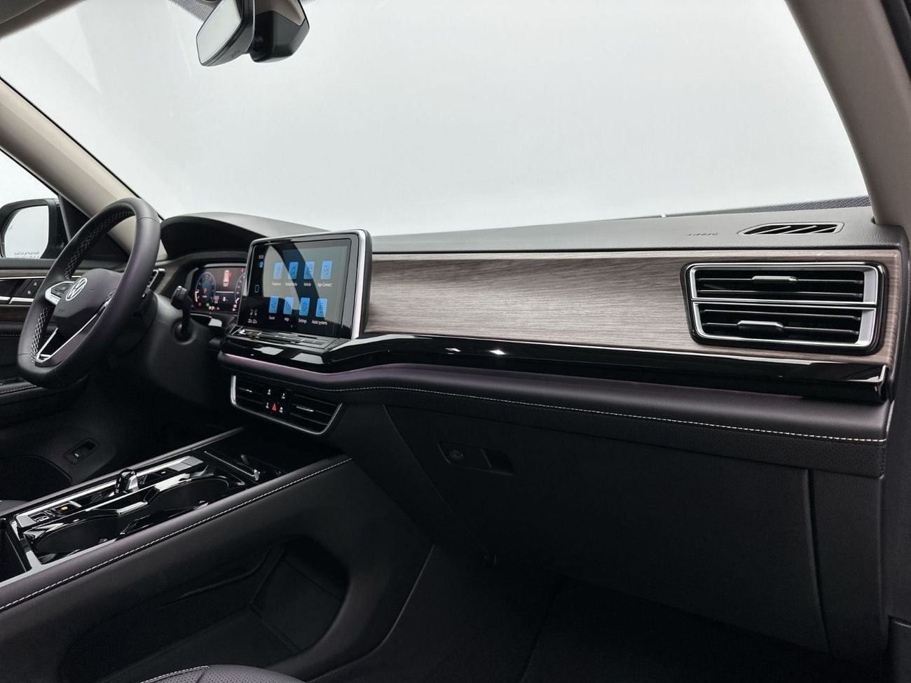 Volkswagen Teramont Comfortline 3.6L (Ref#37211) / 39,100 AED SAVINGS from New Car