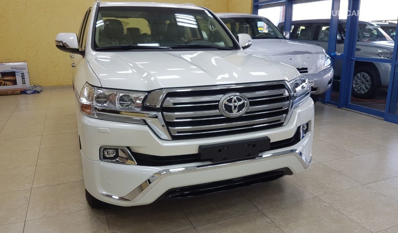 Toyota Land Cruiser GX.R V8 Full Option