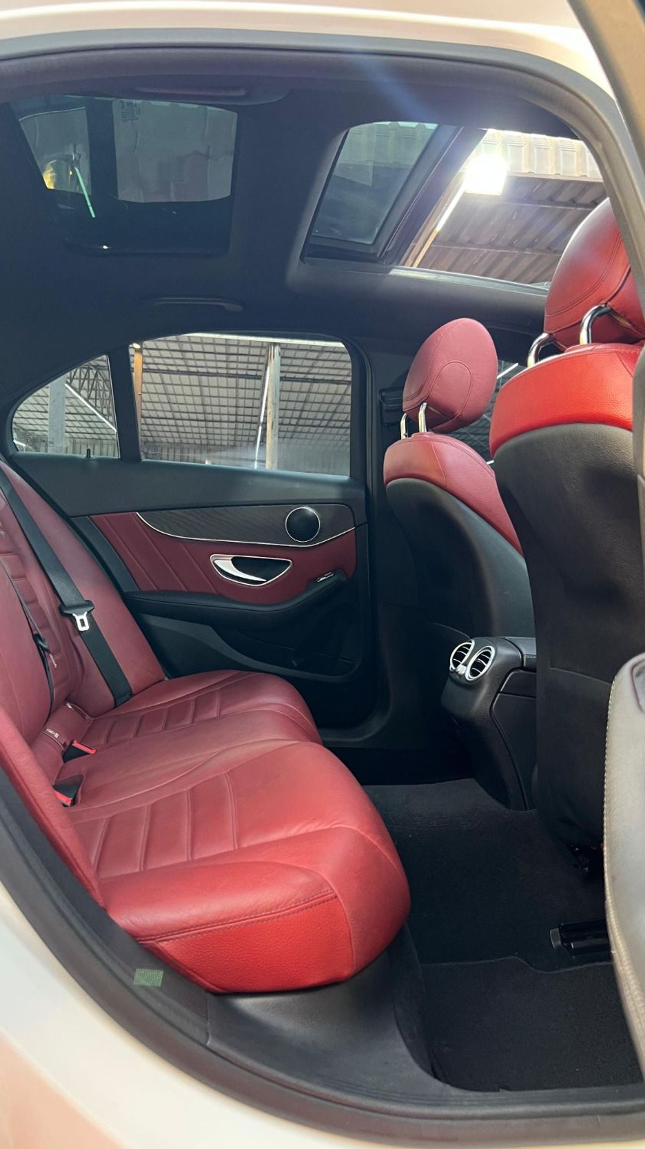 مرسيدس بنز C 200 AMG