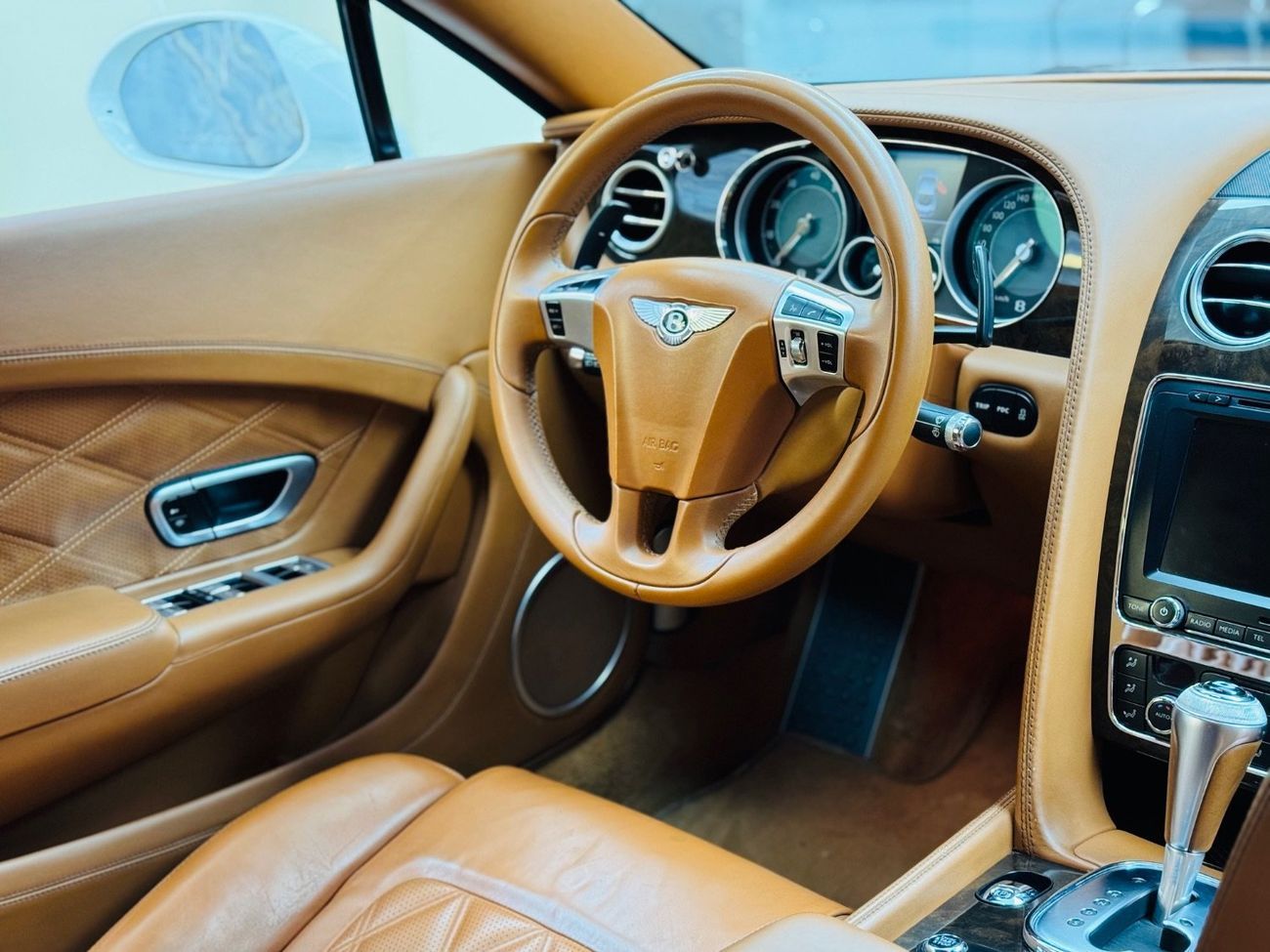 بنتلي كونتيننتال جي تي