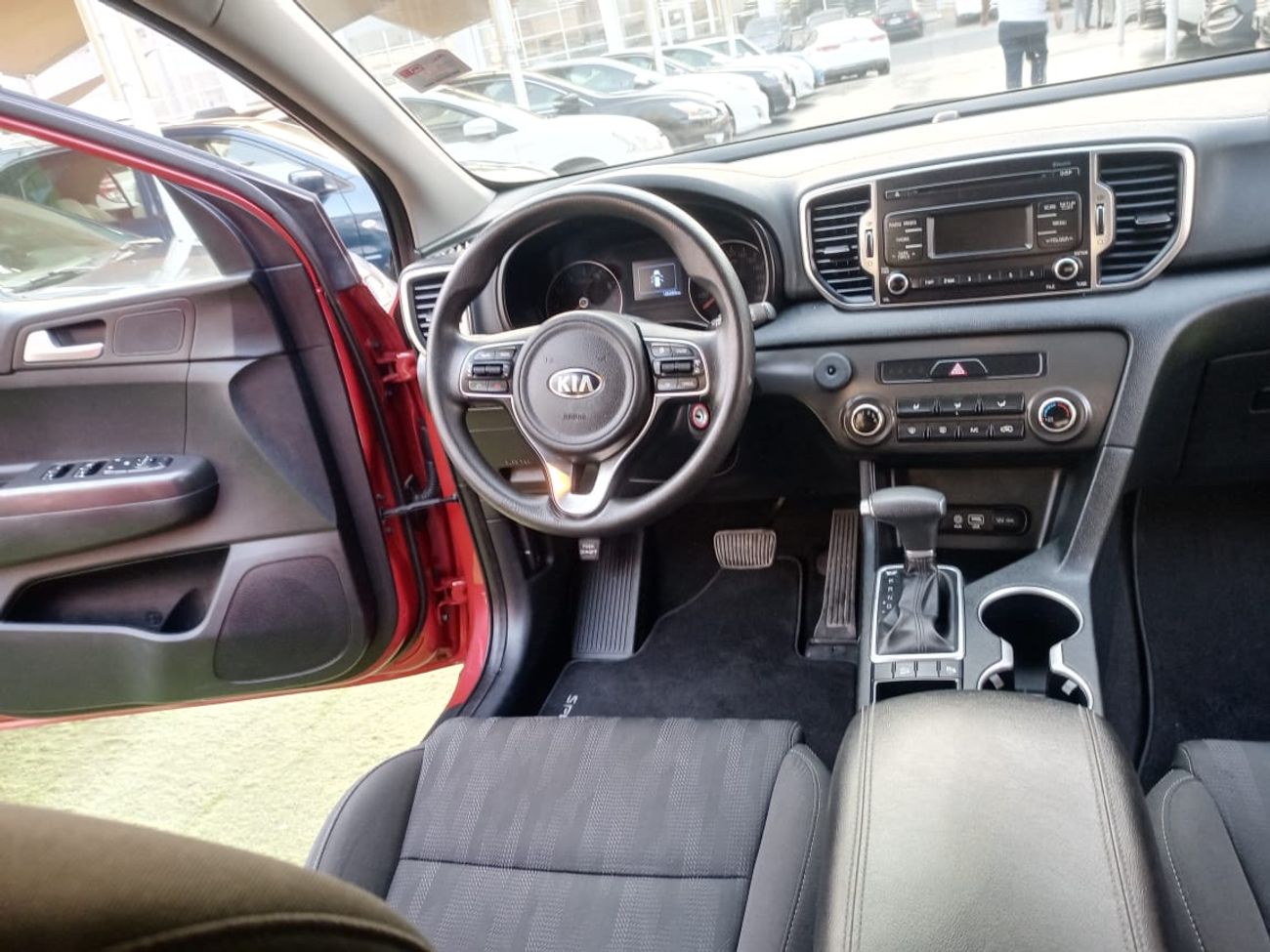 كيا سبورتيج خليجى  صبغ وكالة 1600 سى سى موديل 2018 مثبت سرعة تحكم رنجات أنوار ضباب بحالة ممتازة