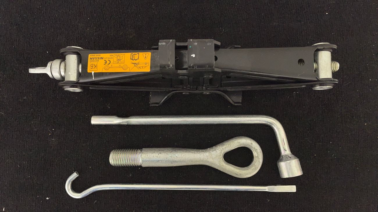 Nissan Sunny SV 1.5 | Zero Down Payment | Home Test Drive