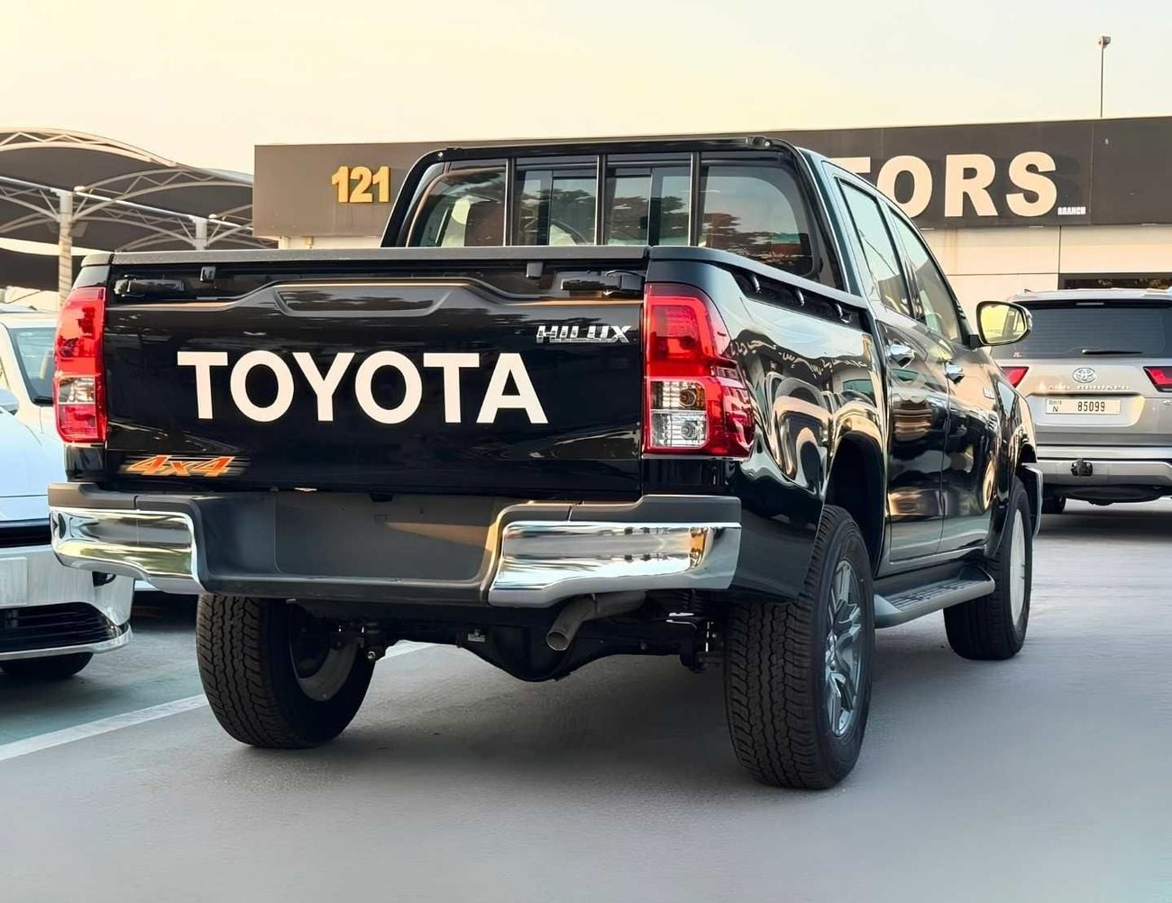 تويوتا هيلوكس GLX DOUBLE CABIN || 2.7L PETROL A/T 4WD / MANUAL AC / FR&RR CHROME BUMPERS WITH HUK (CODE # HPAME)