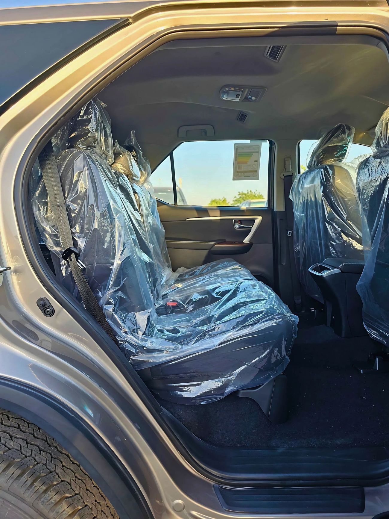 Toyota Fortuner FULL OPTION | 2.7L V4 PETROL | PUSH START | AUTO A/C | DVD + CAMERA | 4X4  (CODE # 69088)