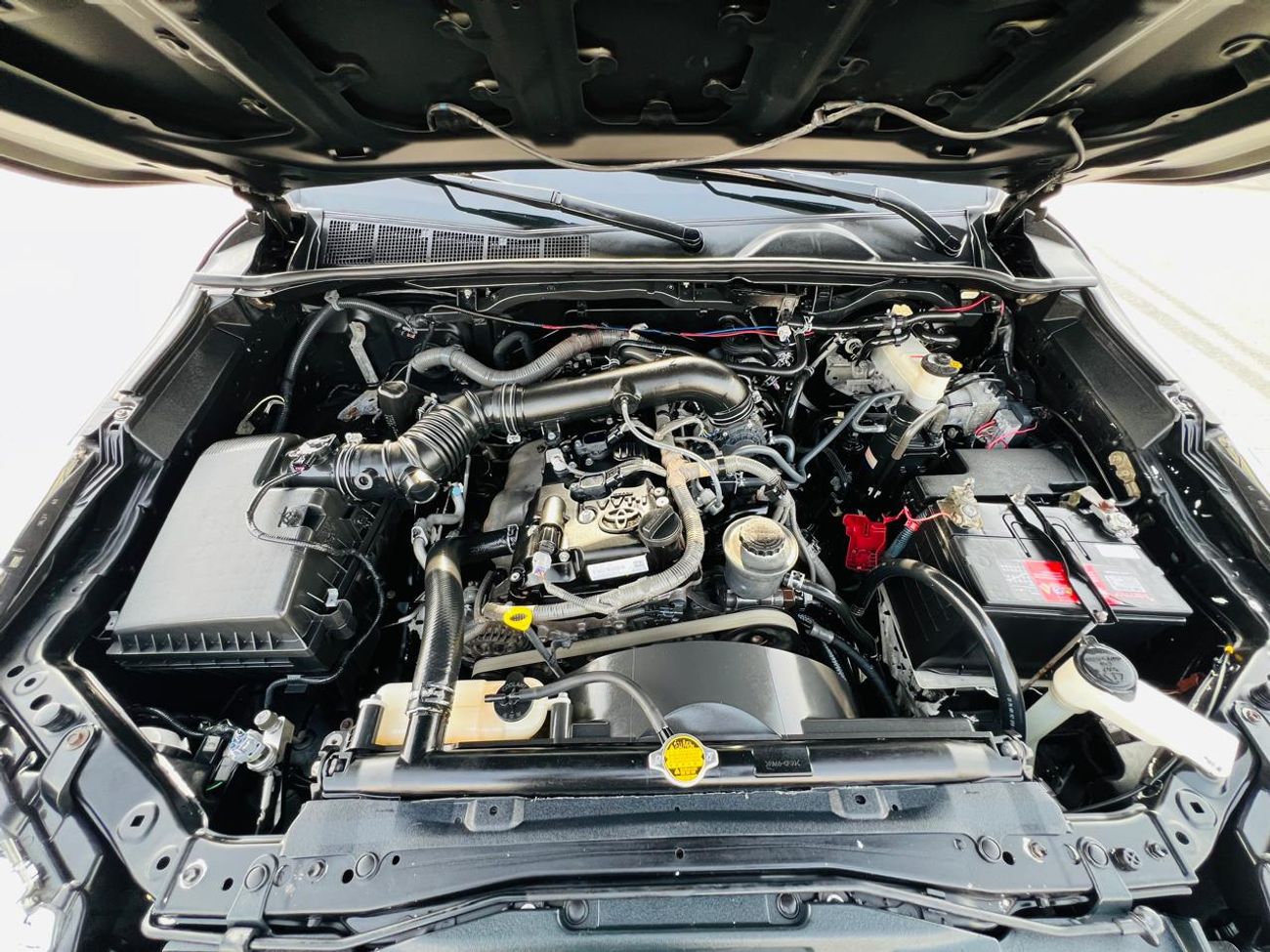 تويوتا فورتونر petrol 2.7 Liter ,Left hand drive 2016 model only for export available