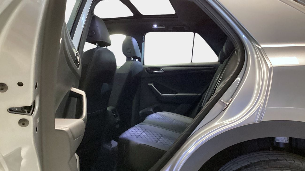 Volkswagen T-ROC R-LINE | Guaranteed Warranty | 0 Down Payment