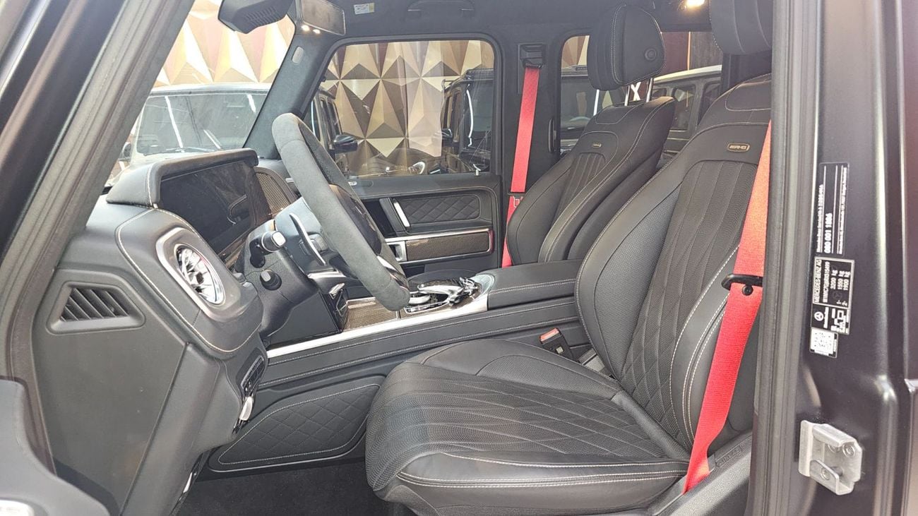 مرسيدس بنز G 63 AMG STD نسخة الجراند اسود مطفي داخلية كاربون فايبر