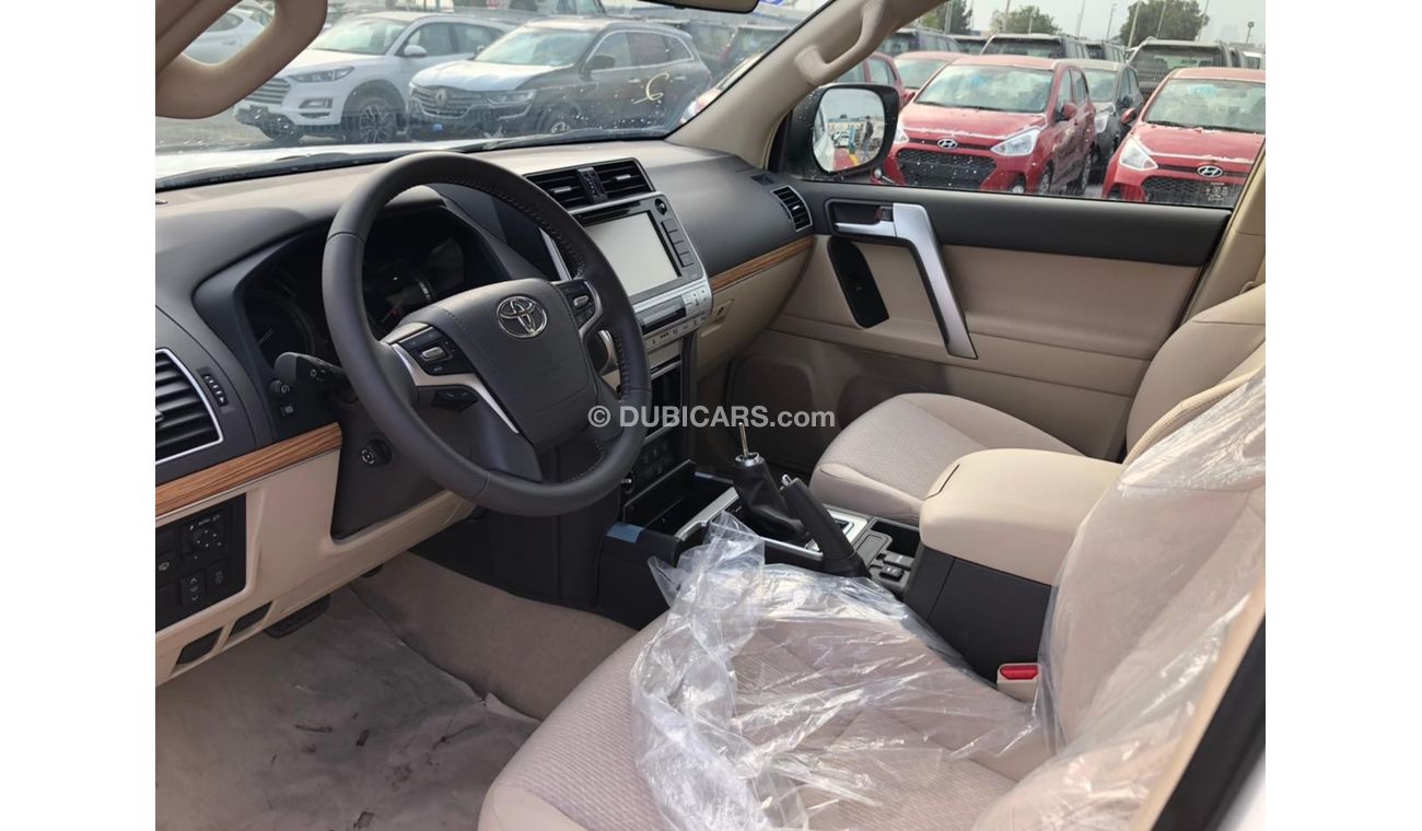 تويوتا برادو برادو في اكس 2.8 لتر ديزل 4 × 4 موديل 2021 لون ابيض للتصدير فقط