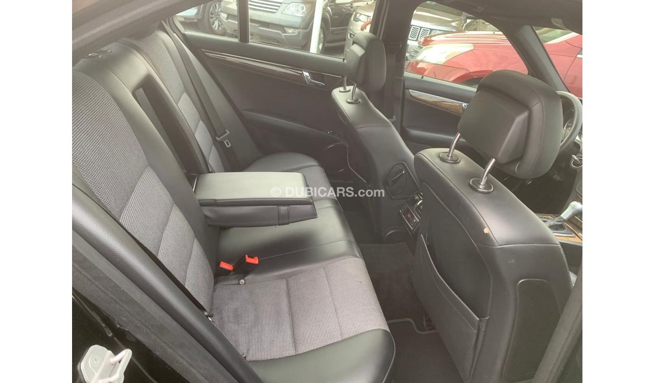 Mercedes-Benz C 280 Mercedes C280_2009_Excellent_ Condihion