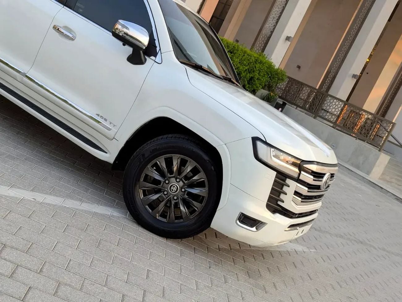 Toyota Land Cruiser VXR GCC Specs