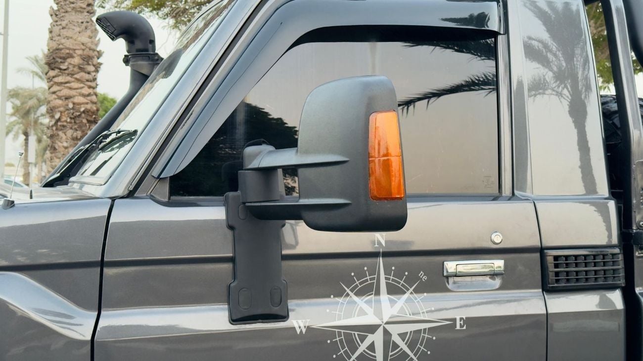 تويوتا لاند كروزر بيك آب HEAVY DUTY FRONT BUMPER | SINGLE CABIN | GR LEATHER SEATS | 4.5L DIESEL ENGINE | MANUAL TRANSMISSION