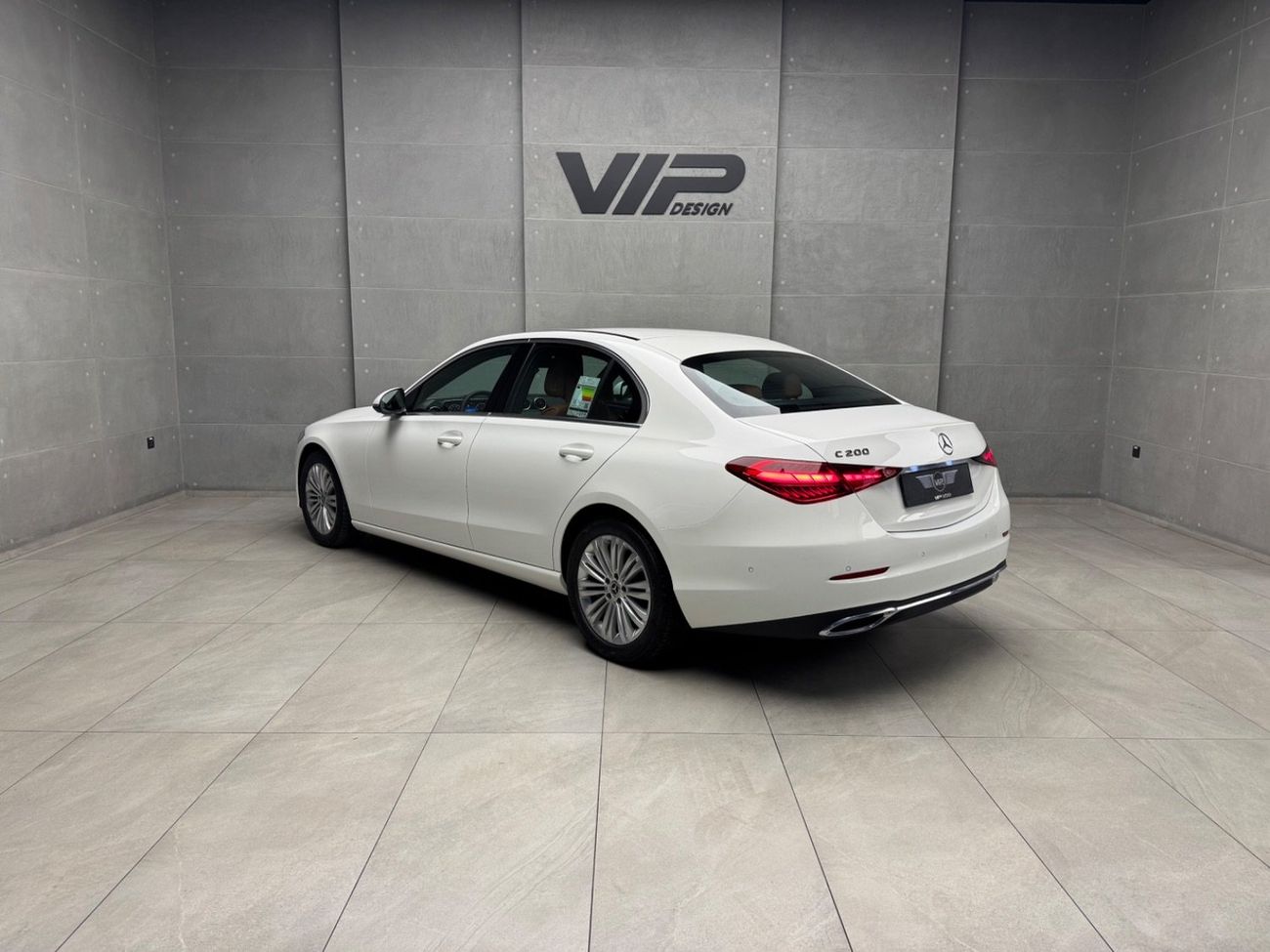 Mercedes-Benz C 200 Premium 2.0L Premium 1.5L